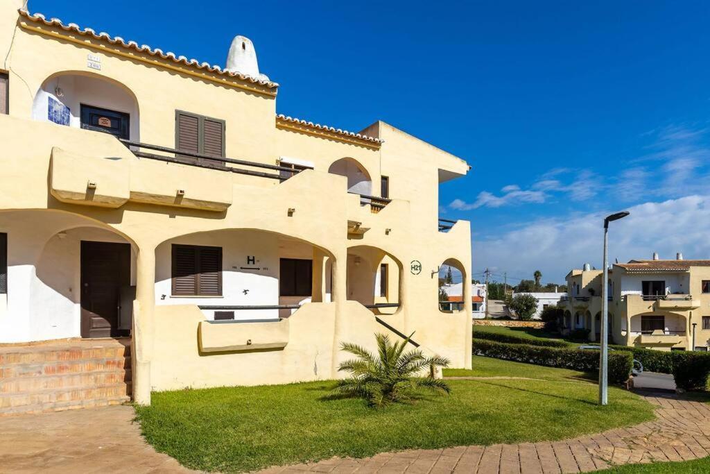 Lovely One Bedroom Apartment In Alvor Exterior foto